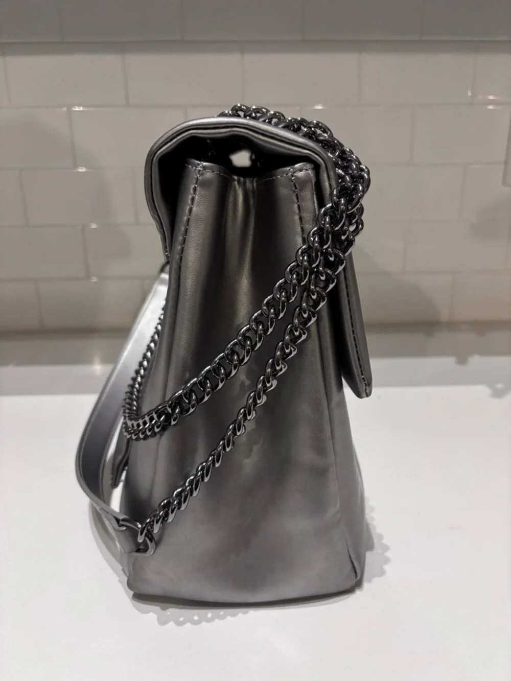 Glamaholics L Chain Flap Bag - Picture 3 of 14